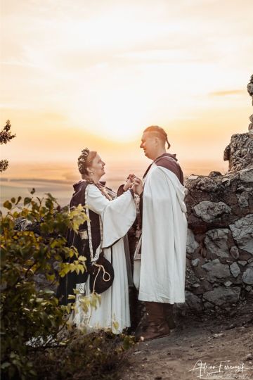 Mittelalter Hochzeit auf der Burgruine Falkenstein – Eine Zeitreise voller Magie
