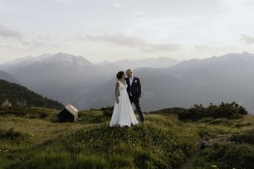Traumhochzeit in den Bergen mit unvergleichbarem Gipfel-Shooting im Zillertal