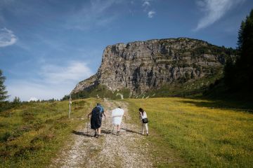 Traumhochzeit in den Bergen mit unvergleichbarem Gipfel-Shooting im Zillertal