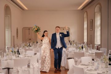 Elegante Herbsthochzeit im Schloss Hunyadi – Jasmin & Felix