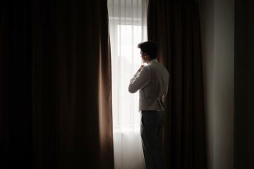 Minimalistische Herbsthochzeit im Stadlerhof Wilhering – Leonie & Victor