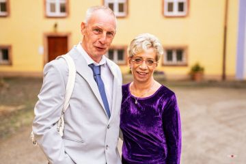 Hochzeitsfotografie im kleinen Kreis – Standesamt Tann Rhön 2024