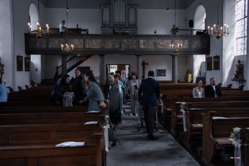Liebe in Bildern – Katholische Trauung in der St. Georg Kirche  