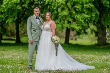 Brautpaarshooting mit Harley Davidson – Rockige Hochzeitsfotos in Fuldatal