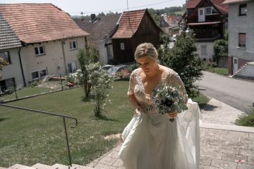 Hochzeitsvideo und Vintage Fotos aus Grebenau bei Alsfeld: Erleben Sie die Feierlichkeiten von Anna & Björn in beeindruckender Qualität.