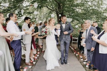Märchenhafte Outdoor-Hochzeit unter der Krone von Gaaden in Niederösterreich