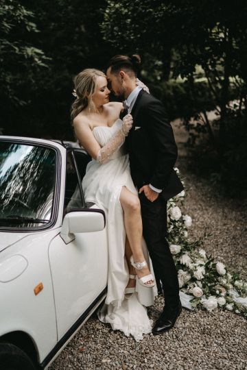 Vintage Styled Shooting mit Oldtimer in Meran – Elegante Hochzeitsinspiration aus Südtirol