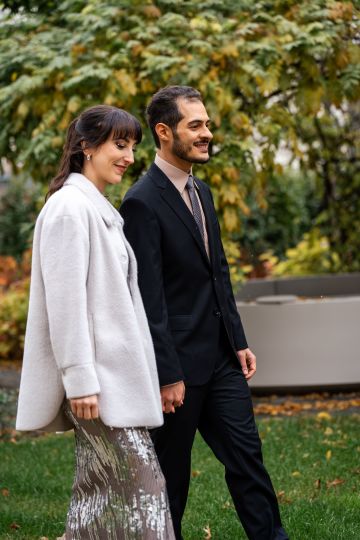 Spätherbstliche, urbane und moderne Hochzeit in Graz