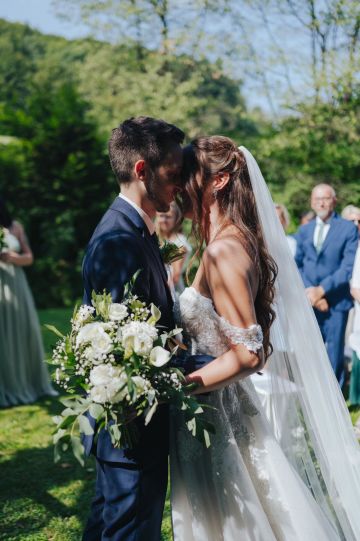 Wunderschöne Gartenhochzeit in Pressbaum in der Villa Kunterbunt 