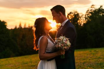 Emotionale wunderschöne Outdoor-Hochzeit von Irene und Markus