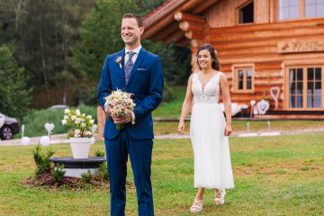 Emotionale wunderschöne Outdoor-Hochzeit von Irene und Markus