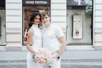 Frühling in der Stadt – Verlobung voller Gefühl und Stil