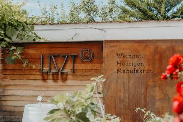 Emotionale Weingut Liszt Hochzeit im Burgenland 