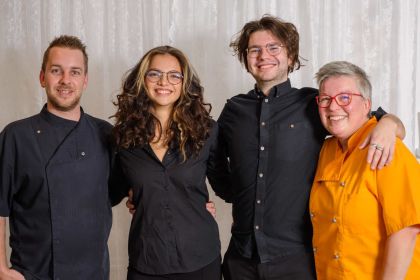 Agape, Sektempfang, Feiern im großen oder kleinen Kreis … gönnen Sie Ihrer Veranstaltung den hochwertigen kulinarischen Rahmen, den sie verdient. Gerne verwöhne ich Ihre bis zu 50 Gäste kulinarisch. Fingerfood (traditionell oder exotisch), Menü, ... vieles ist möglich.