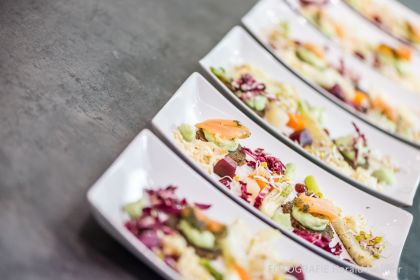 Agape, Sektempfang, Feiern im großen oder kleinen Kreis … gönnen Sie Ihrer Veranstaltung den hochwertigen kulinarischen Rahmen, den sie verdient. Gerne verwöhne ich Ihre bis zu 50 Gäste kulinarisch. Fingerfood (traditionell oder exotisch), Menü, ... vieles ist möglich.