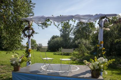 Hochzeit feiern – Ein ganzes Wochenende – Der Alte Pferdestall Fahren exklusiv für Euch