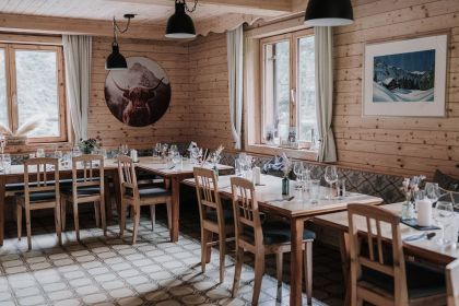 Alpine Genussreise 6-Gänge Menü mit LiveMusik und Weinbegleitung am 09.08.2025