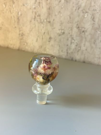 Epoxidharz-Flaschenverschluss mit echten Blumen – Erinnerung mit Stil