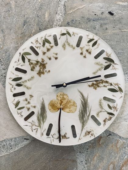 Hochzeitsstrauß konservieren – Handgefertigte Wanduhr aus Resin | Erinnerungen zum Anfassen Hochzeitsstrauß konservieren – Handgefertigte Wanduhr aus Resin | Erinnerungen zum Anfassen