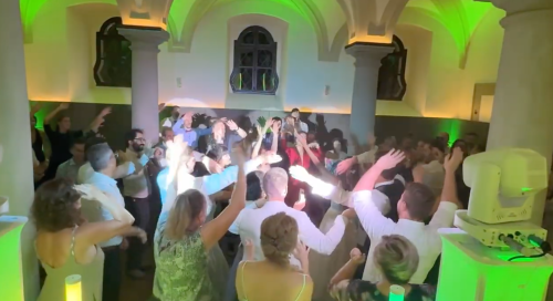 Partyhighlights 2025: 9 Dance-Hacks, die jede Tanzfläche füllen – von Call & Response bis Freeze Frame