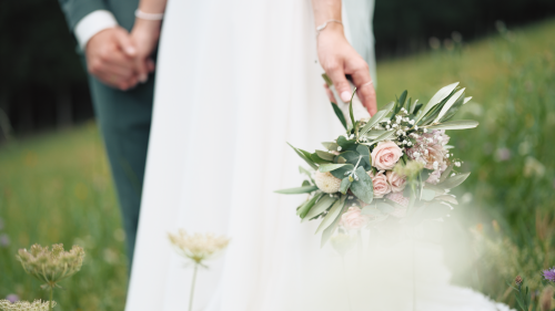 Romantische Hochzeit am Hof der Brauteltern - Social Media Teaser Romantische Hochzeit am Hof der Brauteltern - Social Media Teaser