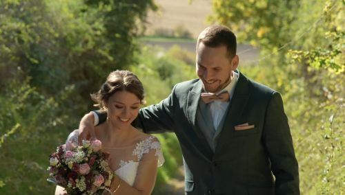 Hochzeit neben den Weinbergen in der Stadtflucht Bergmühle