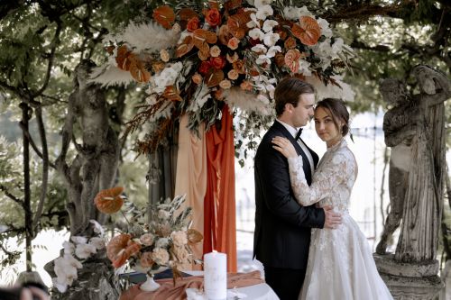 Atemberaubende Toscana Hochzeit mit Olivenzweige und Orchideen 