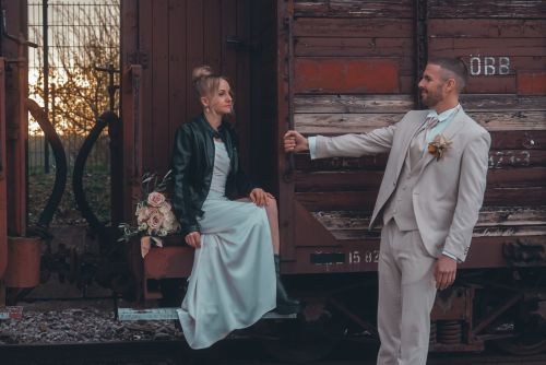 Mocca Magic: An Old Money Affair on the Rails