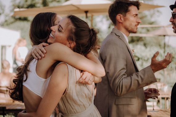 Outdoorhochzeit in den Arbesthaler Weinbergen