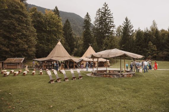 Tipi-Hochzeit im blauen Land in Bayern
