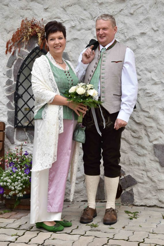 Trachtenhochzeit im Nationalpark Gesäuse (Steiermark)