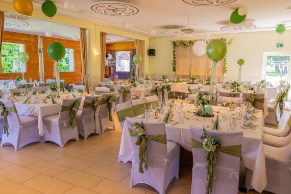 Trachtenhochzeit im Probuskeller Döller in Neudörfl