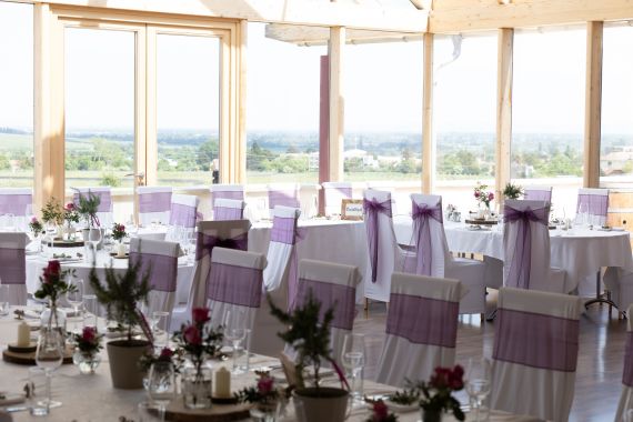 Trachtenhochzeit im Weingut Schlossberg in NÖ