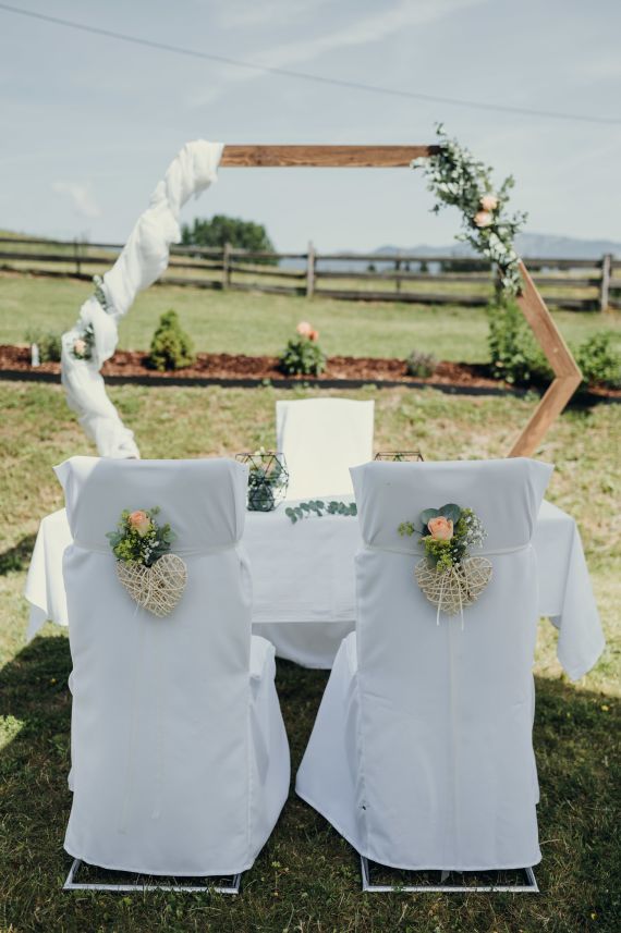 Trachtenhochzeit im eigenen Garten im Gailtal