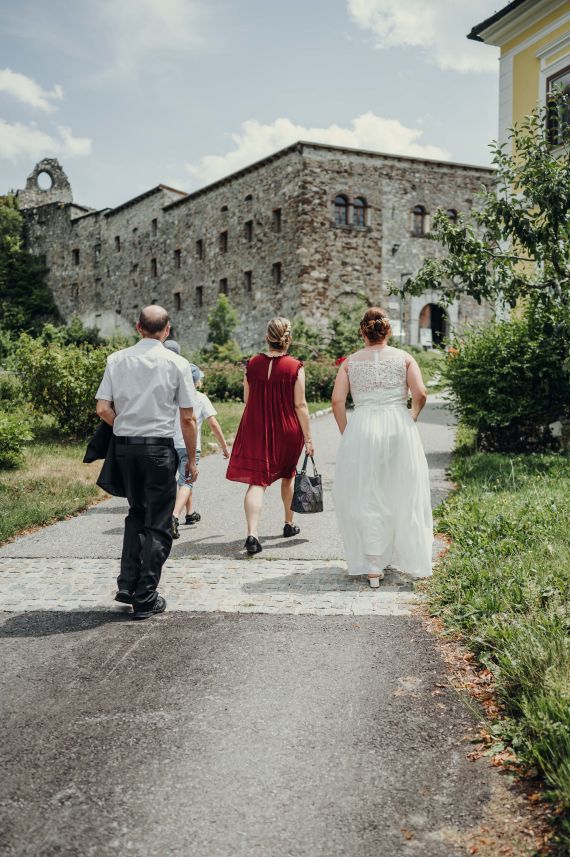 Standesamtliche Trauung auf der Klosterruine Arnoldstein