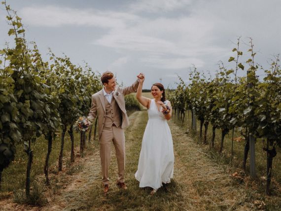Romantische Vintage-Hochzeit am Wasser bei Franz von Grün in NÖ