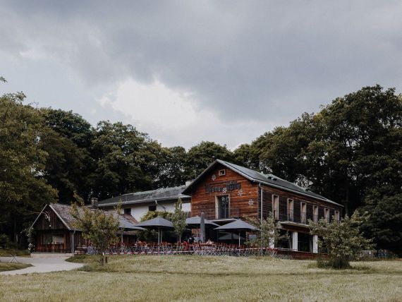 Vintage Hochzeit vor den Toren Wiens