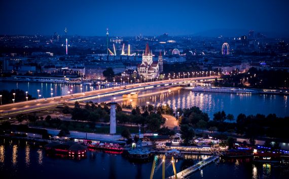 Hochzeitsreportage in Wien: wolke19 im Ares Tower