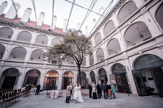 Hochzeitsreportage in Wien: Spanische Hofreitschule