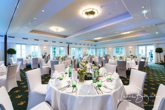 Hochzeitsreportage in Steiermark: Schloss Hotel Pichlarn SPA&Golf Resort