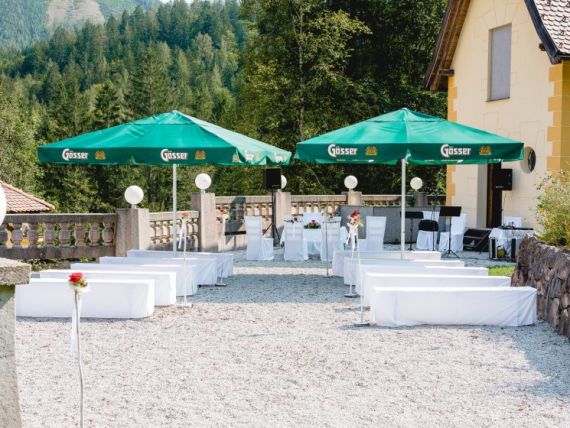 Hochzeitsreportage in Steiermark: Naturhotel Schloss Kassegg