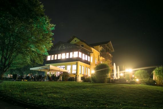 Hochzeitsreportage in Oberösterreich: Seecafe Restaurant Spitzvilla