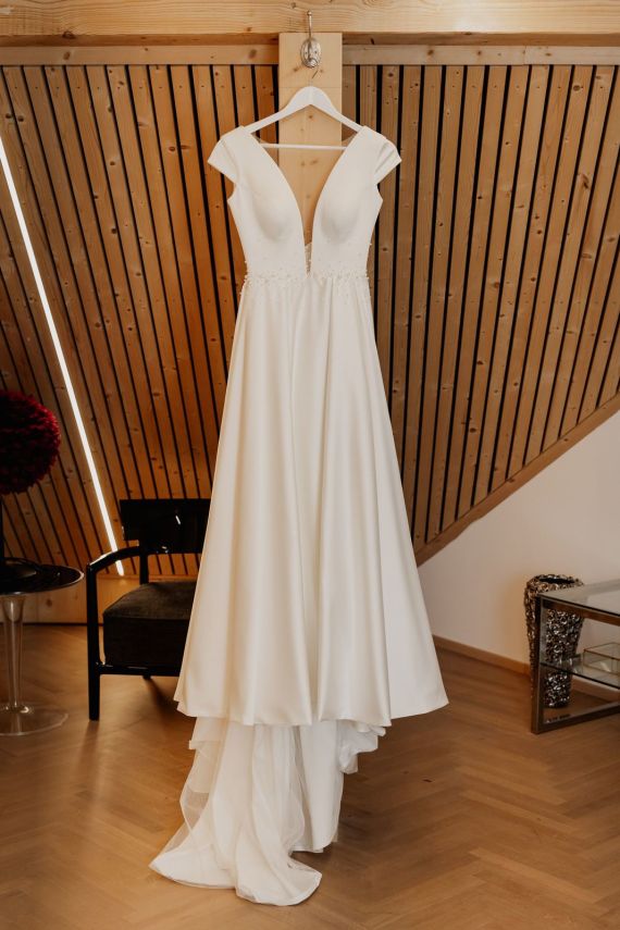 Moderne, emotionale Hochzeit