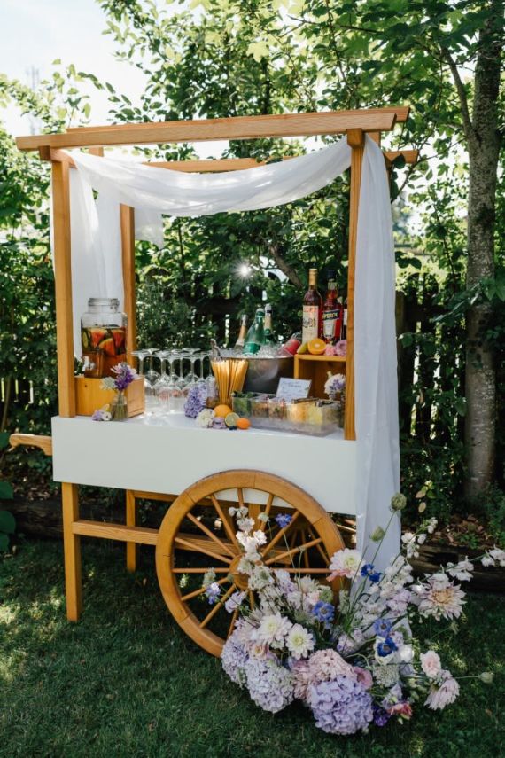 Tiny Bridgeton Garden Wedding