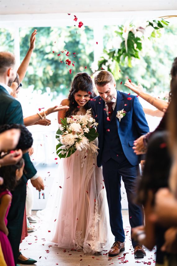 Einzigartige Liebe: Die unvergessliche Hochzeit auf dem Hannersberg mit einem Hauch von Bollywood Zauber