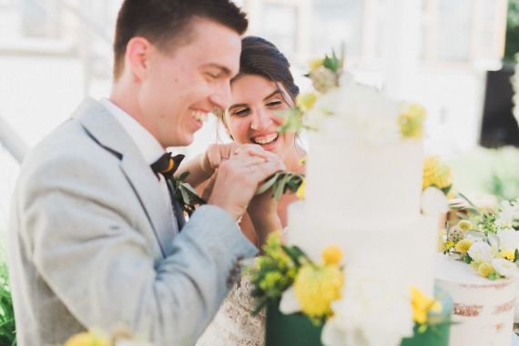 Zitronengelbe Sommerhochzeit im mediterranen Südburgenland