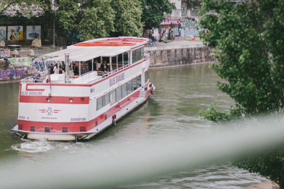 Hochzeitsreportage in Wien: DDSG Blue Danube Schiffahrt