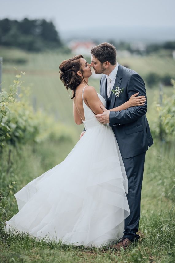 Doppeltes Glück, doppelte Liebe: Eine Zwillingshochzeit, wo zwei Paare in einem gemeinsamen Moment der Verbundheit ihre einzigartige Geschichte des Lebens und der Liebe feiern!