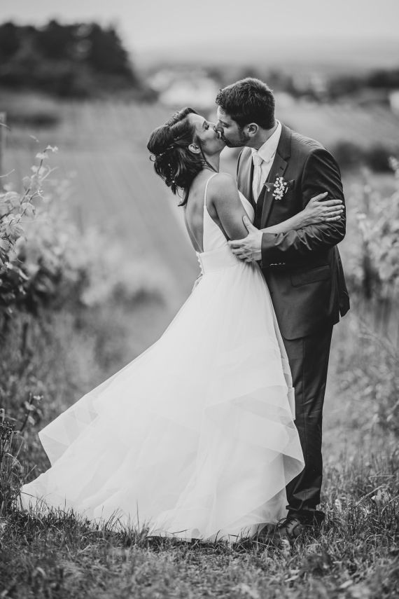 Doppeltes Glück, doppelte Liebe: Eine Zwillingshochzeit, wo zwei Paare in einem gemeinsamen Moment der Verbundheit ihre einzigartige Geschichte des Lebens und der Liebe feiern!