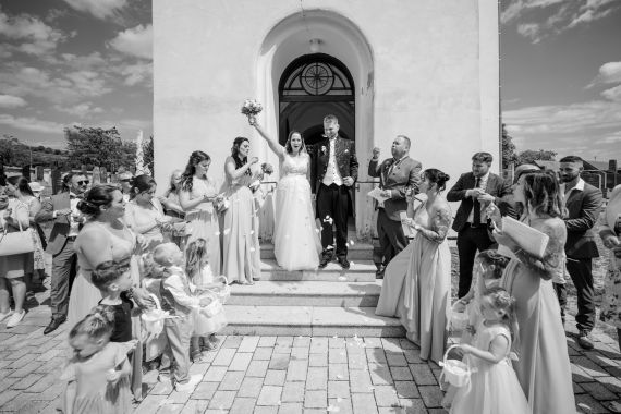 moderne Sommerhochzeit in Niederösterreich